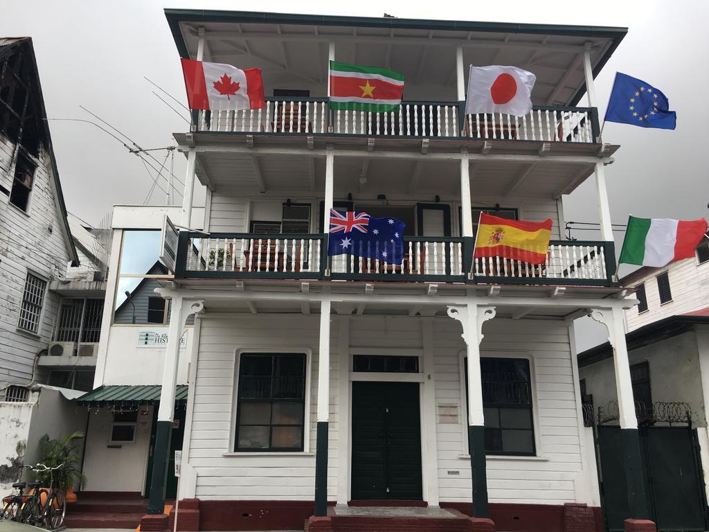 Guesthouse De Kleine Historie Paramaribo Luaran gambar