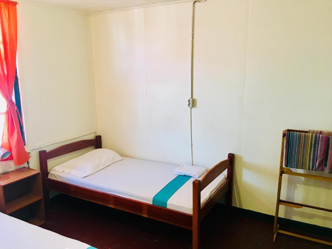 Guesthouse De Kleine Historie Paramaribo Luaran gambar