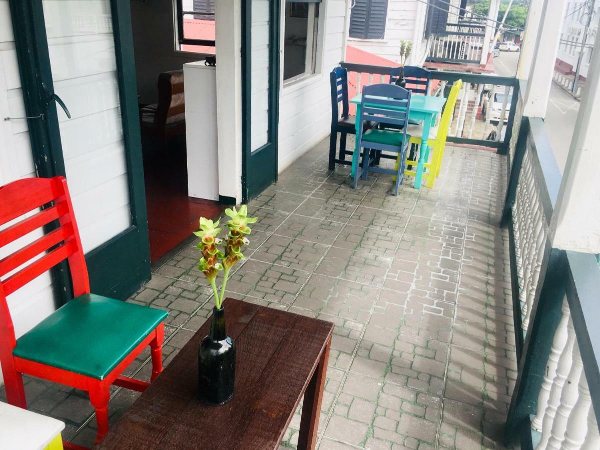 Guesthouse De Kleine Historie Paramaribo Luaran gambar